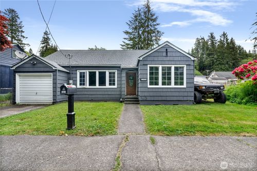 1716 Young St, Aberdeen, WA, 98520-2235 | Card Image