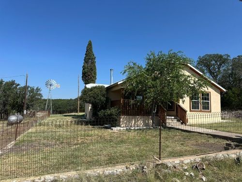 5200 Sutton County Road 204, Sonora, TX, 76950-9166 | Card Image