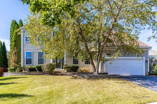 416 Ptarmigan Pl, Lindenhurst, IL, 60046-4915 | Card Image