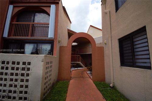 112-5-10241 Nw 9th Street Cir, Miami, FL, 33172-6636 | Card Image