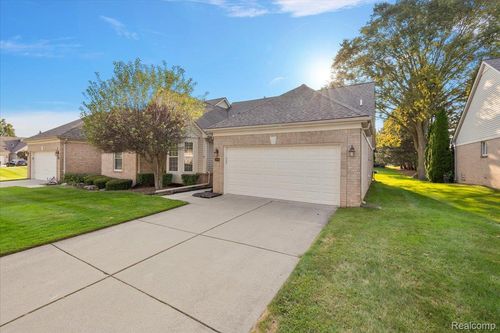44119 Kendyl, Sterling Heights, MI, 48314-1986 | Card Image
