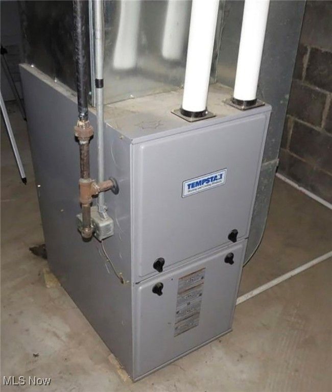 Utilities with heating unit | Image 12