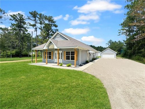 21473 Hunt Dr, Abita Springs, LA, 70420-3131 | Card Image
