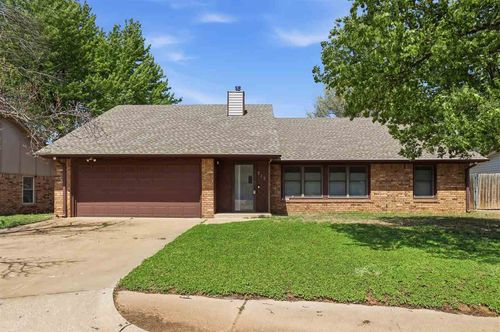 712 Park Pl, Stillwater, OK, 74075-1716 | Card Image
