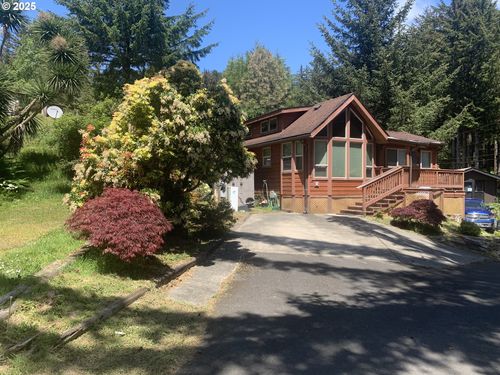 b2-19921 Whaleshead Rd, Brookings, OR, 97415-8367 | Card Image