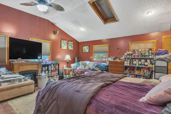 Very Large Primary Bedroom | Image 10