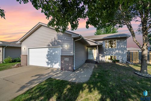5116 S Sarmar Ave Avenue, Sioux Falls, SD, 57106 | Card Image