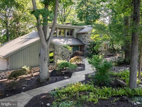 311 Mill Race Ln, NEWTOWN, PA, 18940-2811 | Card Image