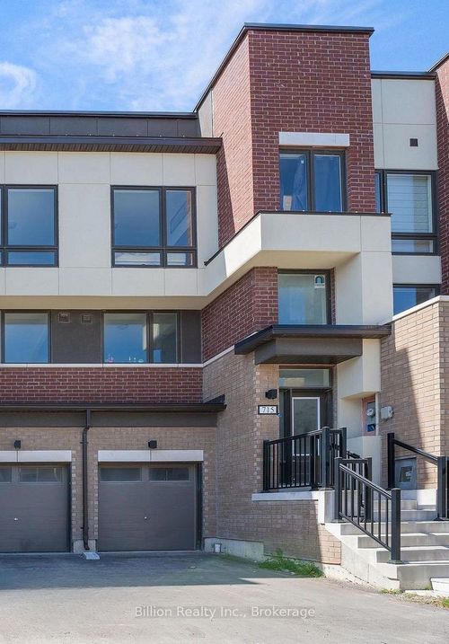 715 Heathrow Path, Oshawa, ON, L1K3G4 | Card Image