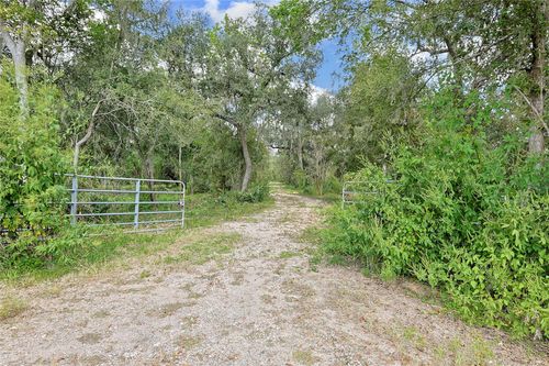 6306 County Road 244, Brazoria, TX, 77422-7404 | Card Image