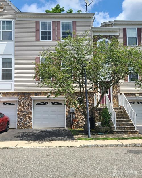 32 Russell Ct, Matawan, NJ, 07747-7102 | Card Image