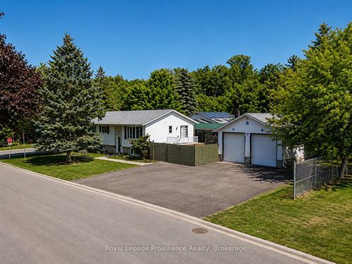 115 Nicholas St, Trenton, ON, K8V6E8 | Card Image