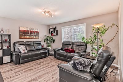 25 Covebrook Pl Ne, House detached with 4 bedrooms, 2 bathrooms and 3 parking in Calgary AB | Image 3