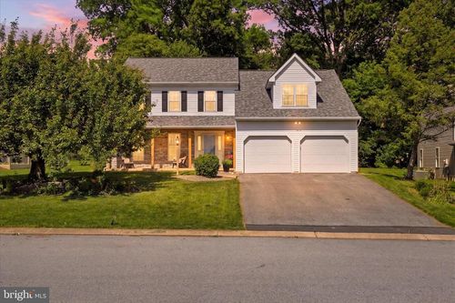 216 Juniper Dr, Lancaster, PA, 17602-1399 | Card Image