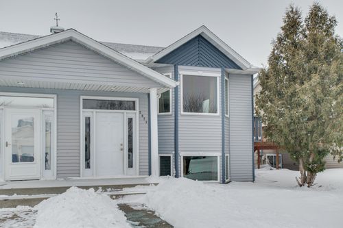 4743 Harvest Dr S, Fargo, ND, 58104-4331 | Card Image