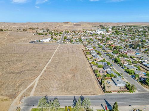 101 Amador St, Avenal, CA, 93204 | Card Image