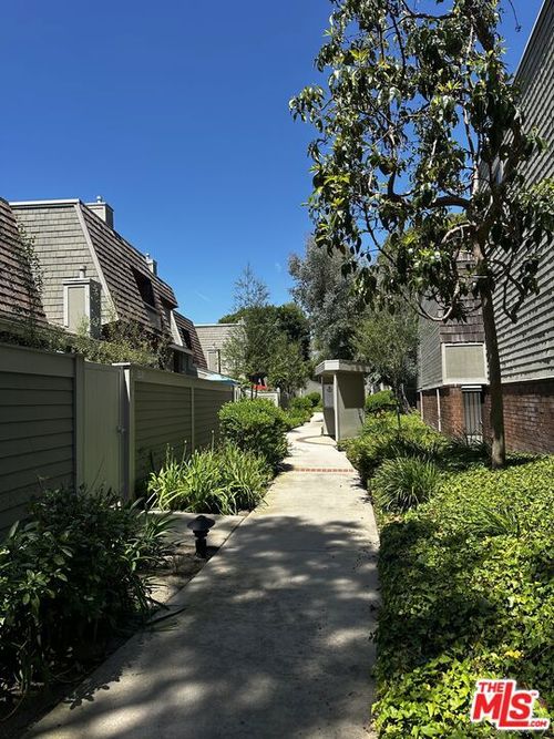 6-13121 Mindanao Way, Marina del Rey, CA, 90292-6394 | Card Image