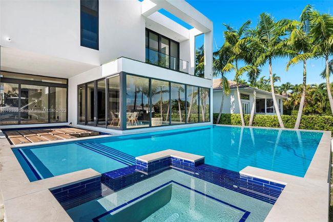 418 Sunset Dr, House other with 6 bedrooms, 6 bathrooms and null parking in Hallandale Beach FL | Image 10