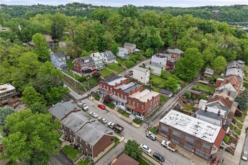 6723 Greenwood St, Pittsburgh, PA, 15206-1061 | Card Image