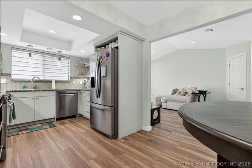 apt-201-5209 Nowata Rd, Bartlesville, OK, 74006-5764 | Card Image