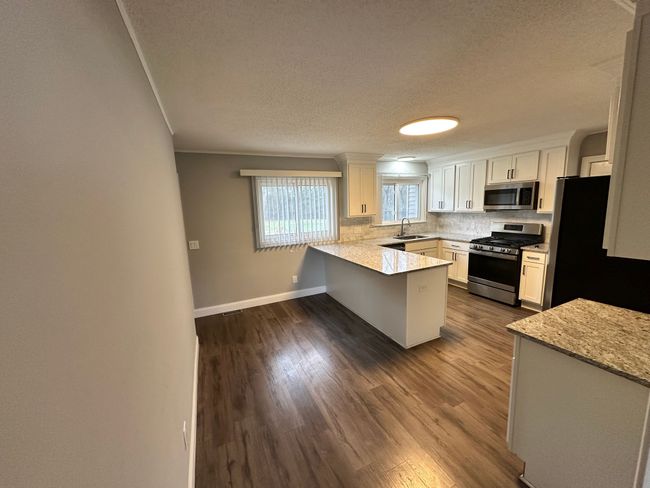 24739 Middlebelt Rd, House other with 3 bedrooms, 3 bathrooms and null parking in Farmington Hills MI | Image 8
