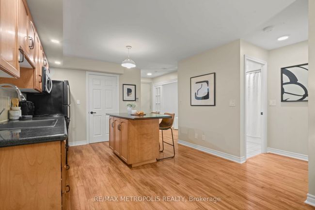 623 - 270 Wellington St W, Condo with 2 bedrooms, 1 bathrooms and null parking in Toronto ON | Image 13