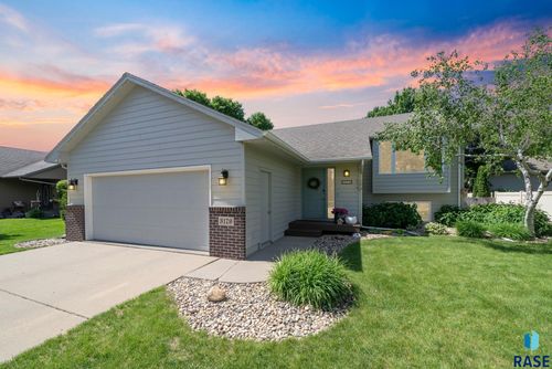 3179 S Tyler Ct Court, Sioux Falls, SD, 57103 | Card Image