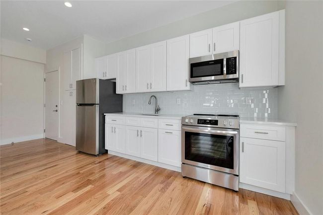 Kitchen | Image 12