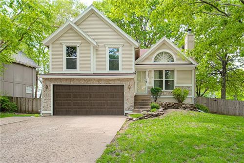 1207 N Anne Shirley Dr, Olathe, KS, 66061-6735 | Card Image