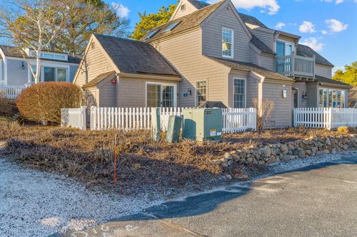 6 Hammock Pond Rd, Mashpee, MA, 02649-4747 | Card Image
