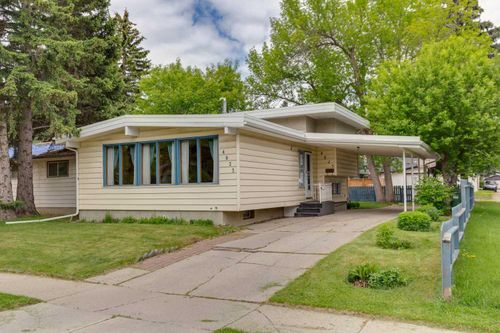 4823 Brisebois Dr Nw, Calgary, AB, T2L2G3 | Card Image