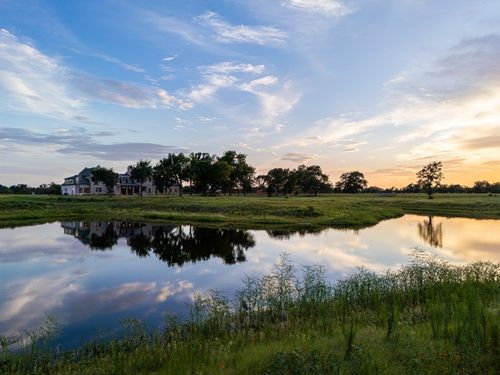 404 Blackberry Ln, Washington, TX, 77880-6214 | Card Image