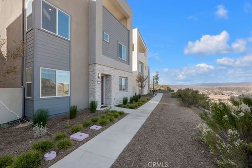 27144 Skyland Way, Stevenson Ranch, CA, 91381-2407 | Card Image