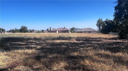 2 Kitching St, Moreno Valley, CA, 92557 | Card Image