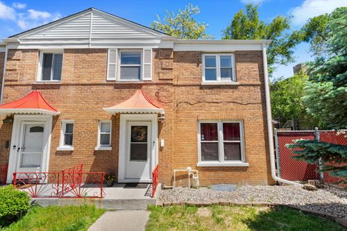 1751 W Chase Ave, Chicago, IL, 60626-2413 | Card Image
