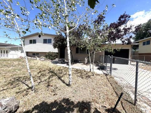 686 N Parkway Ave, Tooele, UT, 84074-1736 | Card Image
