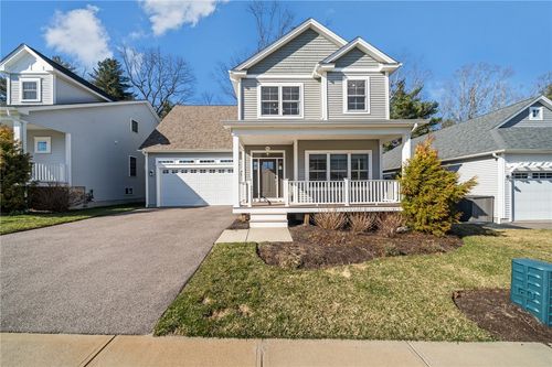 43 Somerset Cir, North Kingstown, RI, 02852-3822 | Card Image