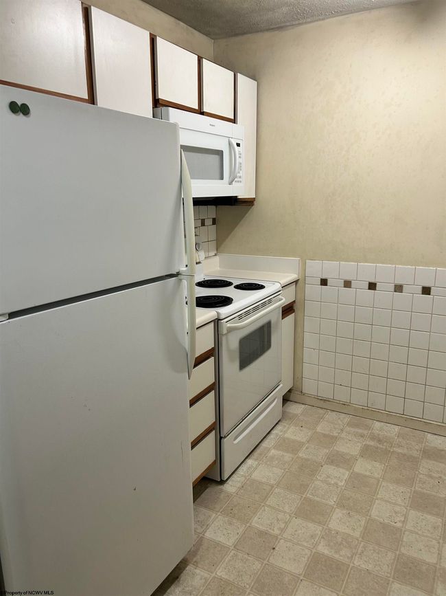 7205 University Commons Dr, Condo with 4 bedrooms, 4 bathrooms and 3 parking in Morgantown WV | Image 7