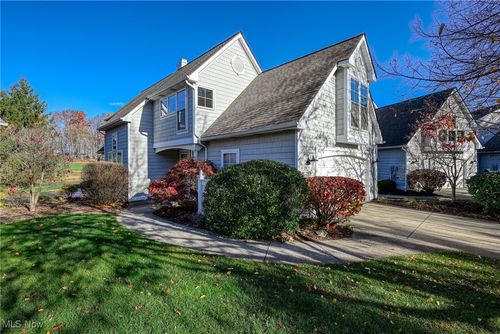 2975 Waterford Dr, Twinsburg, OH, 44087-2691 | Card Image