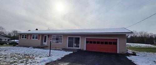 315 Long Lane Rd, Walnutport, PA, 18088-9374 | Card Image