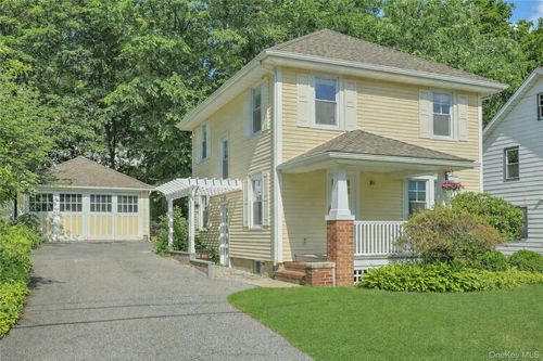 12 North St, Katonah, NY, 10536-1511 | Card Image