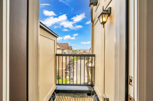 2564 Rosedrop Path, Condo with 4 bedrooms, 3 bathrooms and 1 parking in Oshawa ON | Image 24
