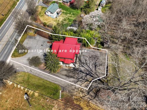 1482 Russ Ave, Waynesville, NC, 28786-4143 | Card Image