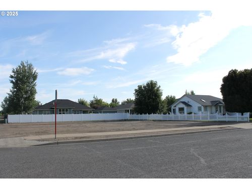 1190 F St, Baker City, OR, 97814-1951 | Card Image