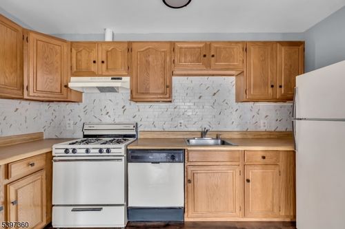 2-1595 E 2nd St, Scotch Plains, NJ, 07076-1646 | Card Image