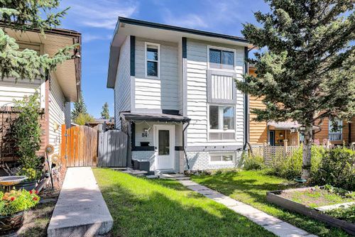 84a Cedarwood Hill Sw, Calgary, AB, T2W3H5 | Card Image
