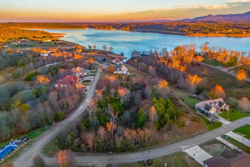 407 Riverbend Dr, Dandridge, TN, 37725-6288 | Card Image