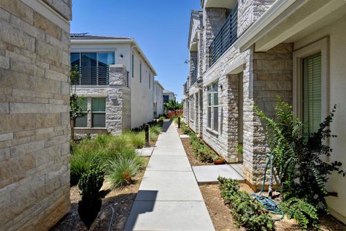 484 W Balsam Ln, Clovis, CA, 93611-7291 | Card Image