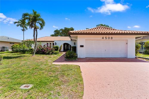 4508 King Palm Dr, Tamarac, FL, 33319-6120 | Card Image