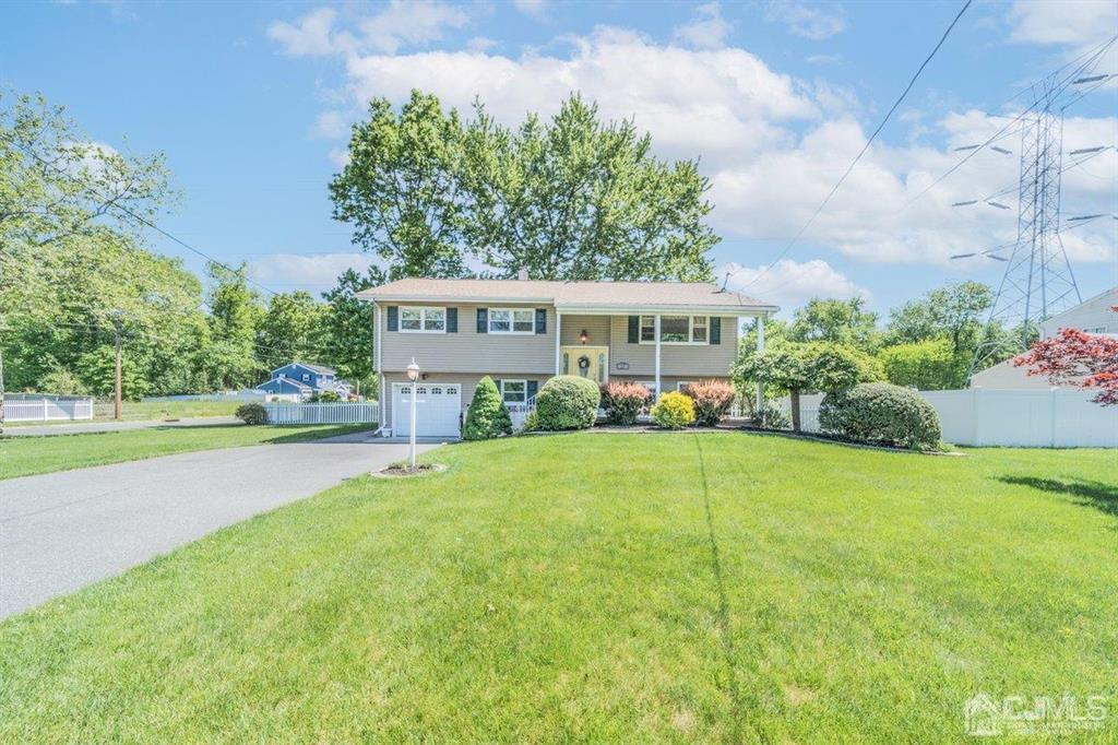 32 Eardley Road, Sold in Edison Zoocasa